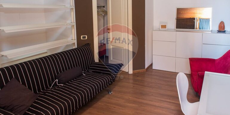 20251016182057-994134-18