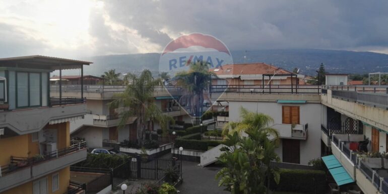 20251016193946-994156-12