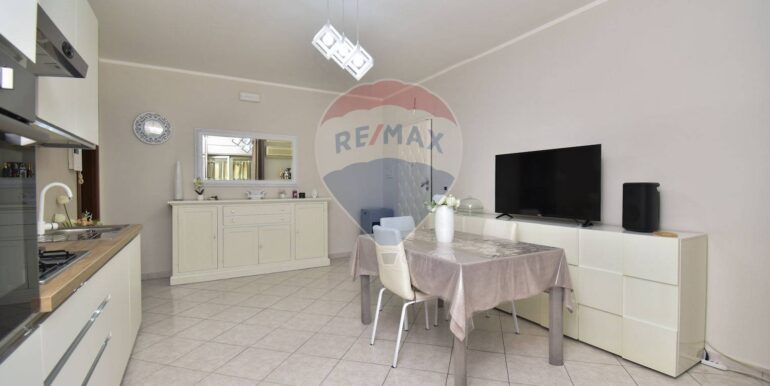 20251017170159-994303-10