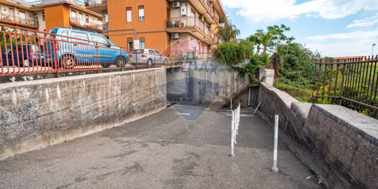 20251017182957-994341-15