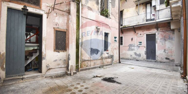 20251018104641-994376-12