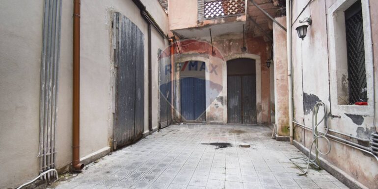 20251018104642-994376-17