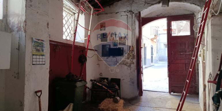 20251018185241-994419-11