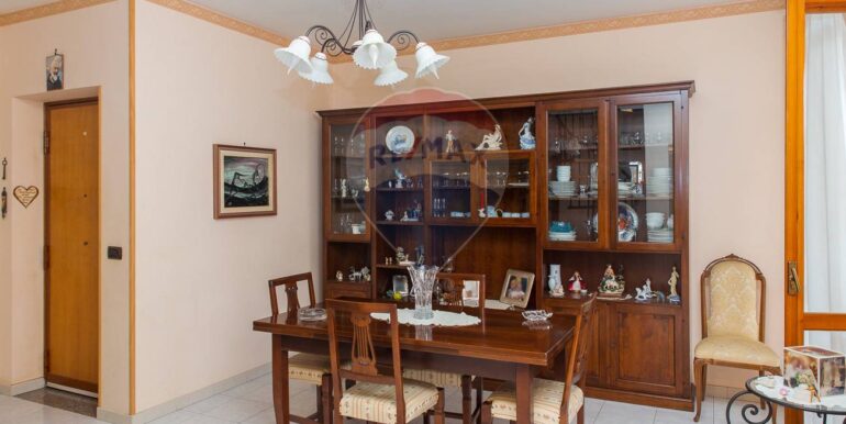 20251018223242-994426-18