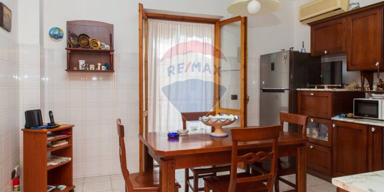 20251018223356-994426-38