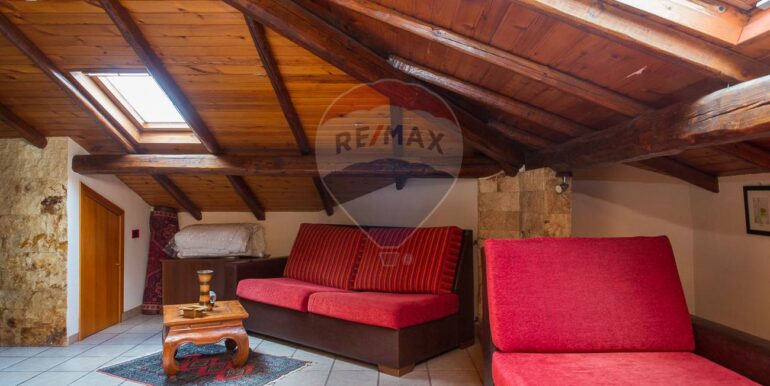 20251018223433-994426-45