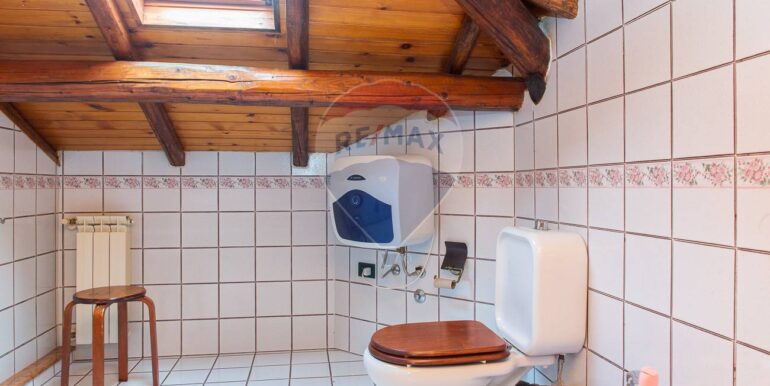 20251018223436-994426-46