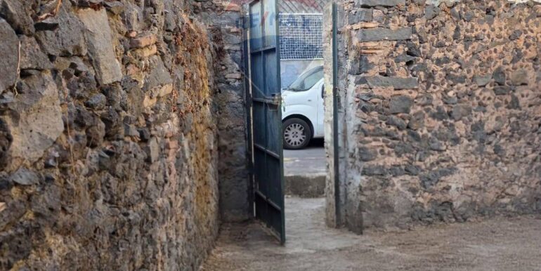 20251020120050-950474-4