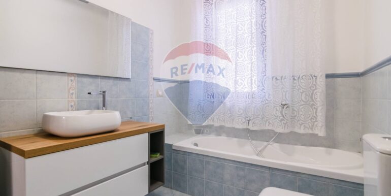 20251020172303-994542-23