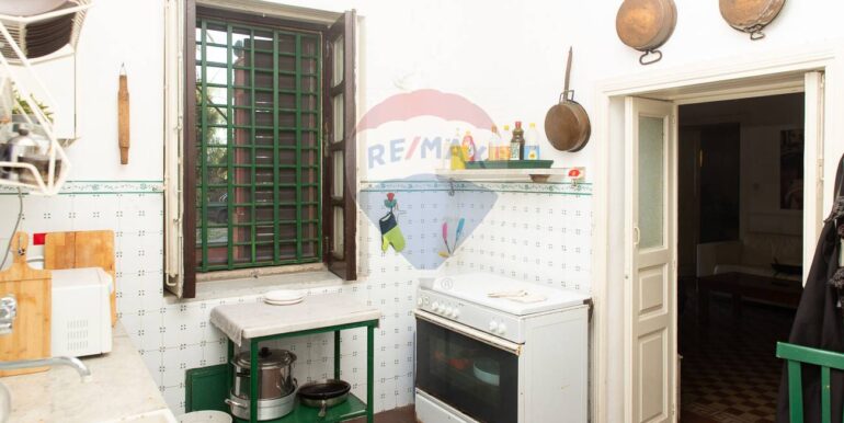 20251020212842-994684-22