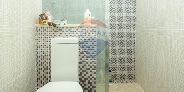 20251020212843-994684-32