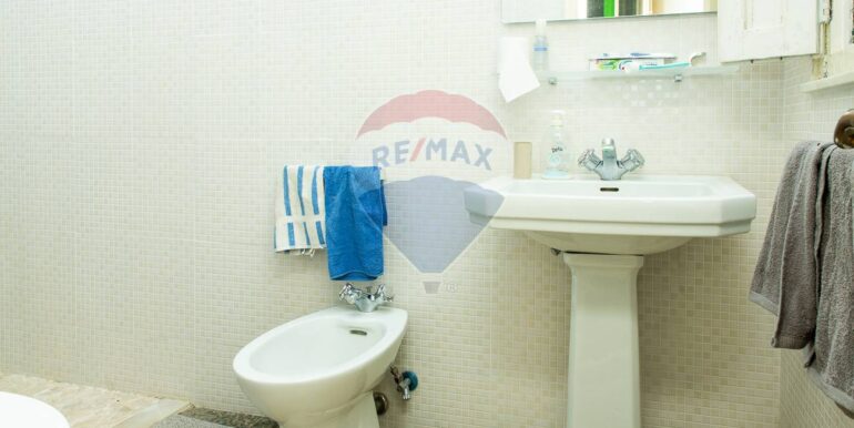 20251020212843-994684-33