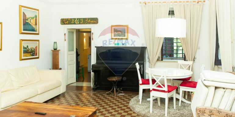 20251020212843-994684-36