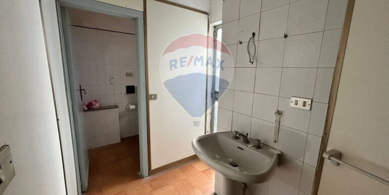 2025102074618-994449-8