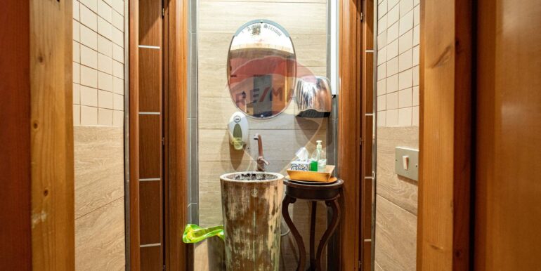 20251021193130-995276-18