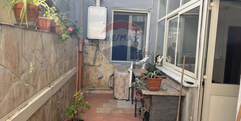 2025102200853-979645-19