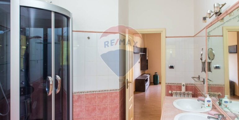 20251022104342-995303-19