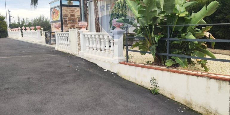 20251022162147-995270-12