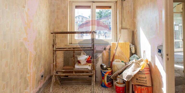 20251023194800-995692-12