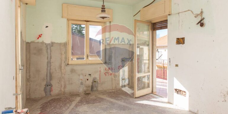 20251023194800-995692-15