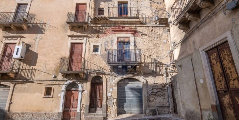 20251024192325-996012-0