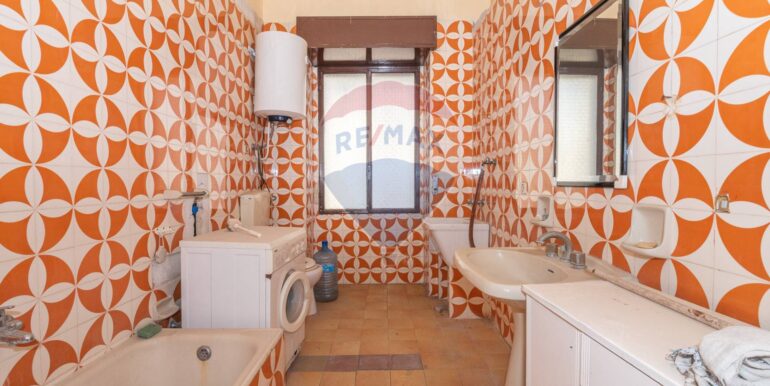 20251024192326-996012-7