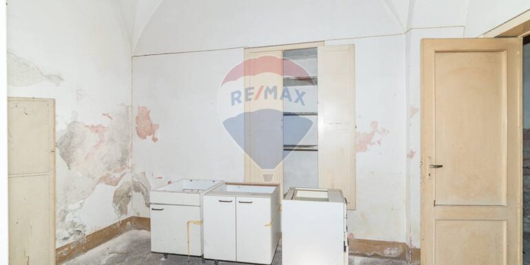 20251025121026-996030-18