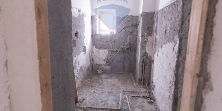 20251025124207-996087-7