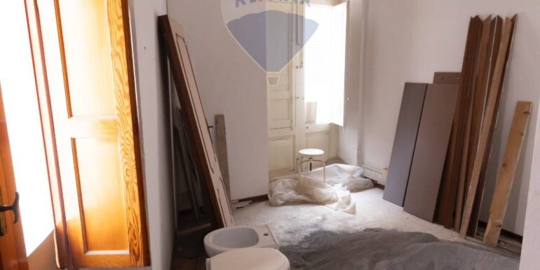 20251025124234-996087-8