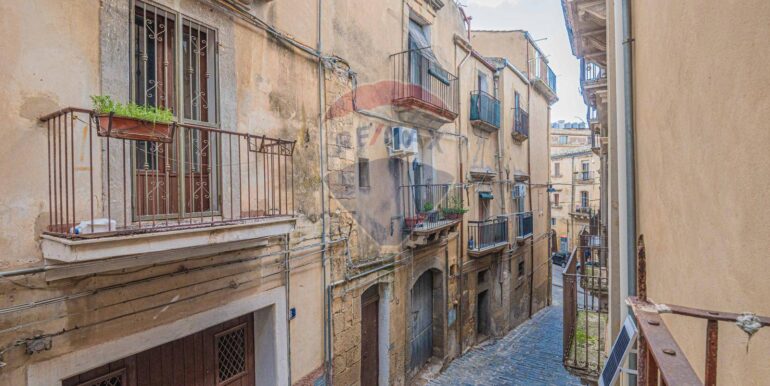 2025102522205-991731-31