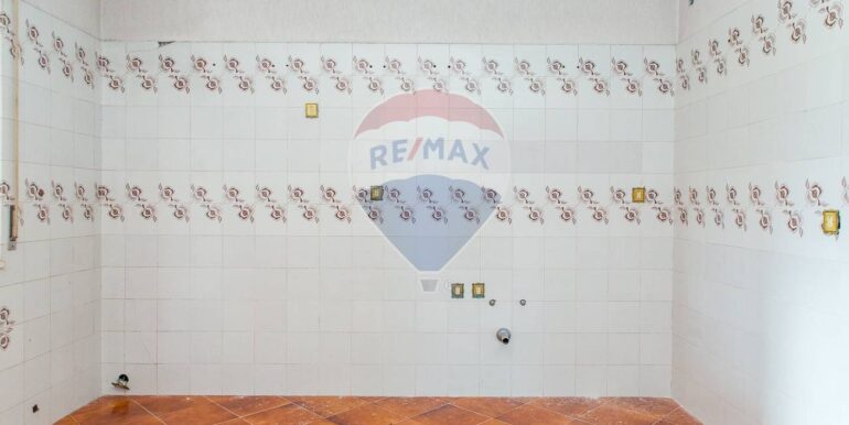 20251026181030-966487-16