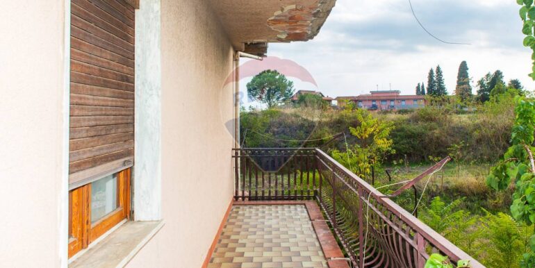 20251026181038-966487-19