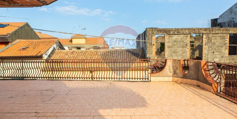 20251026181053-966487-24