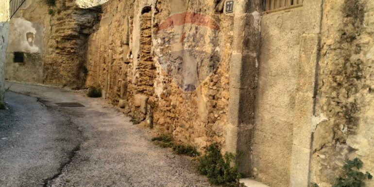 20251027215222-996426-0