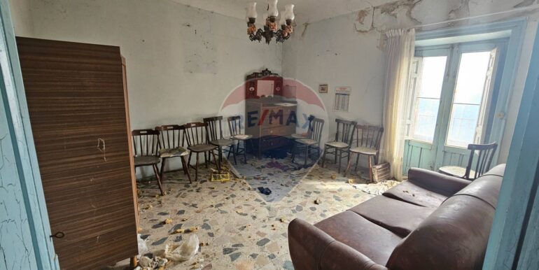 20251028151852-996740-12