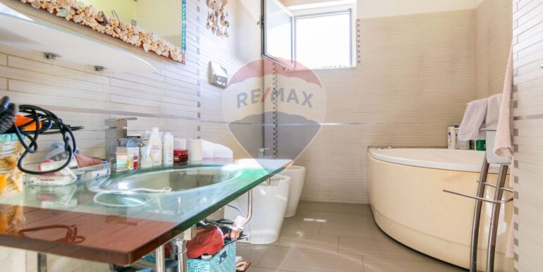 20250115112844-914468-19