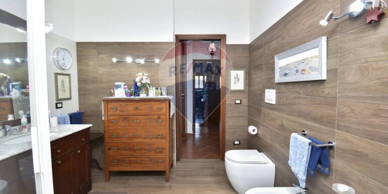 20250228204342-933364-19