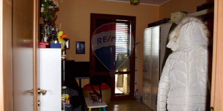 20250303183353-933660-7