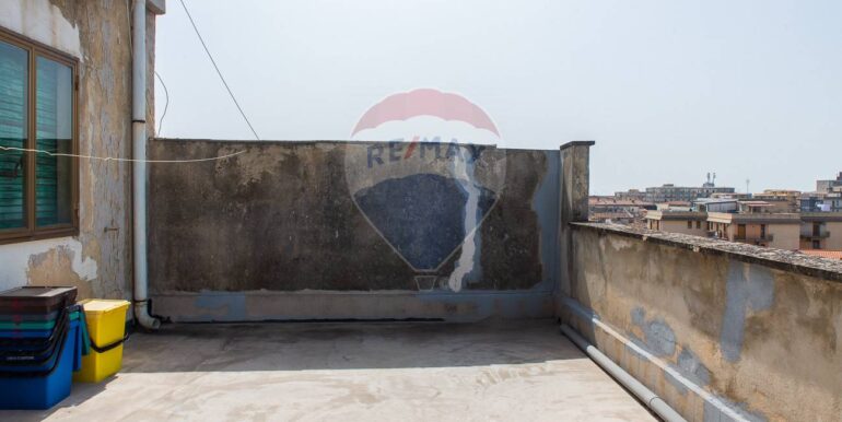 2025031990832-935882-8