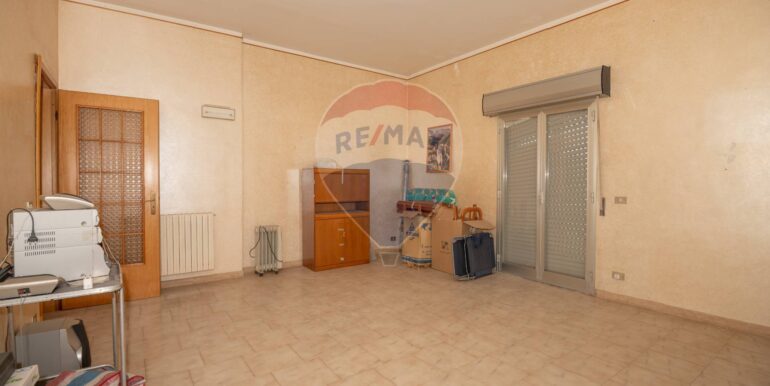 20250320182752-935945-15