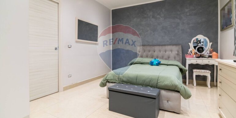 20250321194346-937003-8