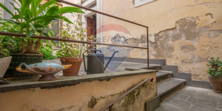 2025032875922-928406-28