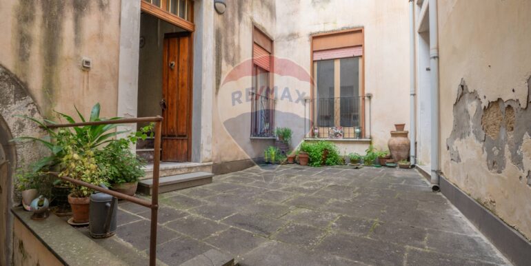 2025032875930-928406-30