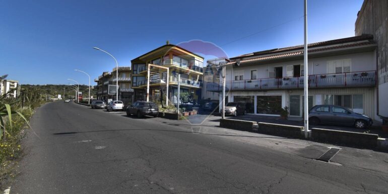 2025042494915-945306-2