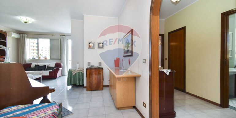 2025042494918-945306-4