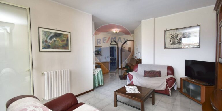 2025042494924-945306-9