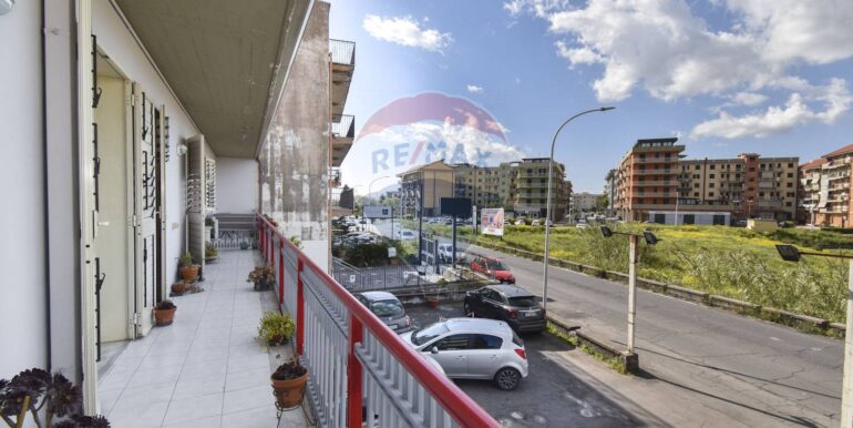 2025042494928-945306-12