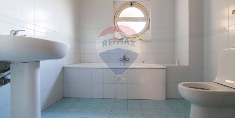 2025052095000-949496-9