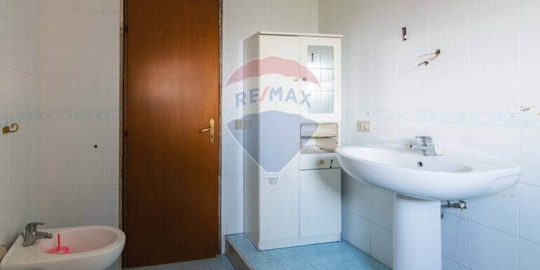 2025052095001-949496-10