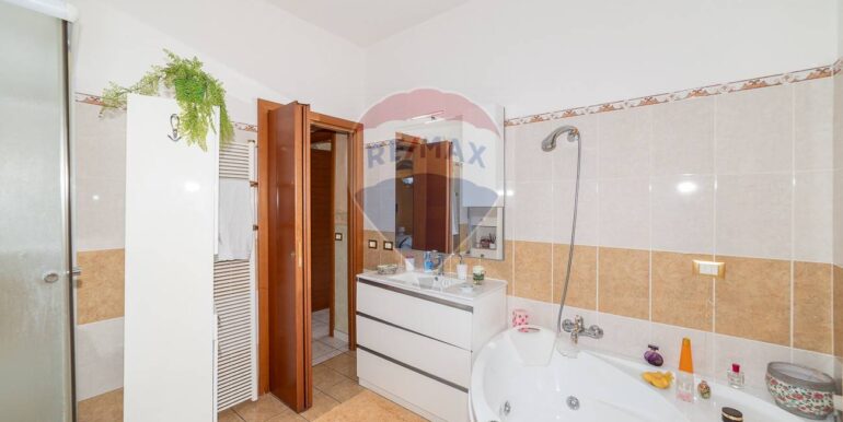 20250530102342-952517-15